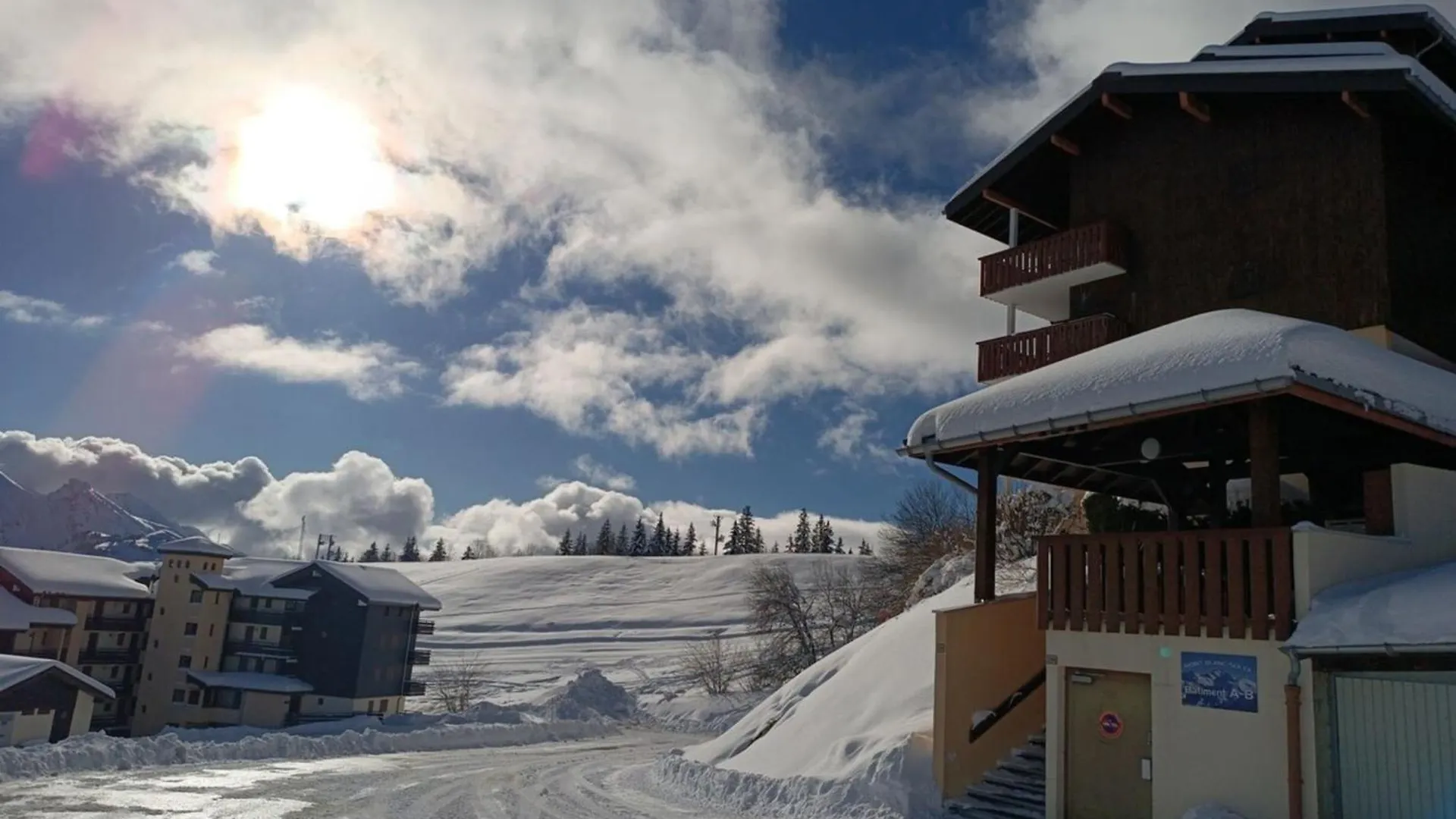 Slow Chalet Mtblanc Soleil Ski-Inout Nice View Balcony Elevator Parking Manigod France
