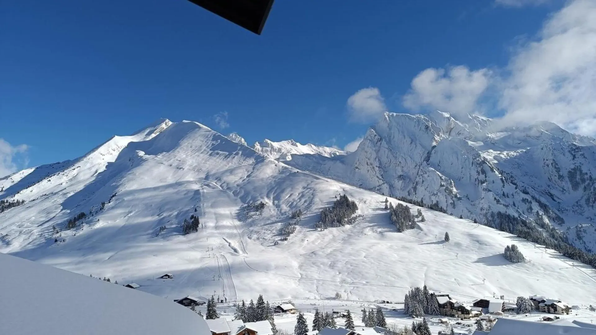 Slow Chalet Mtblanc Soleil Ski-Inout Nice View Balcony Elevator Parking Manigod