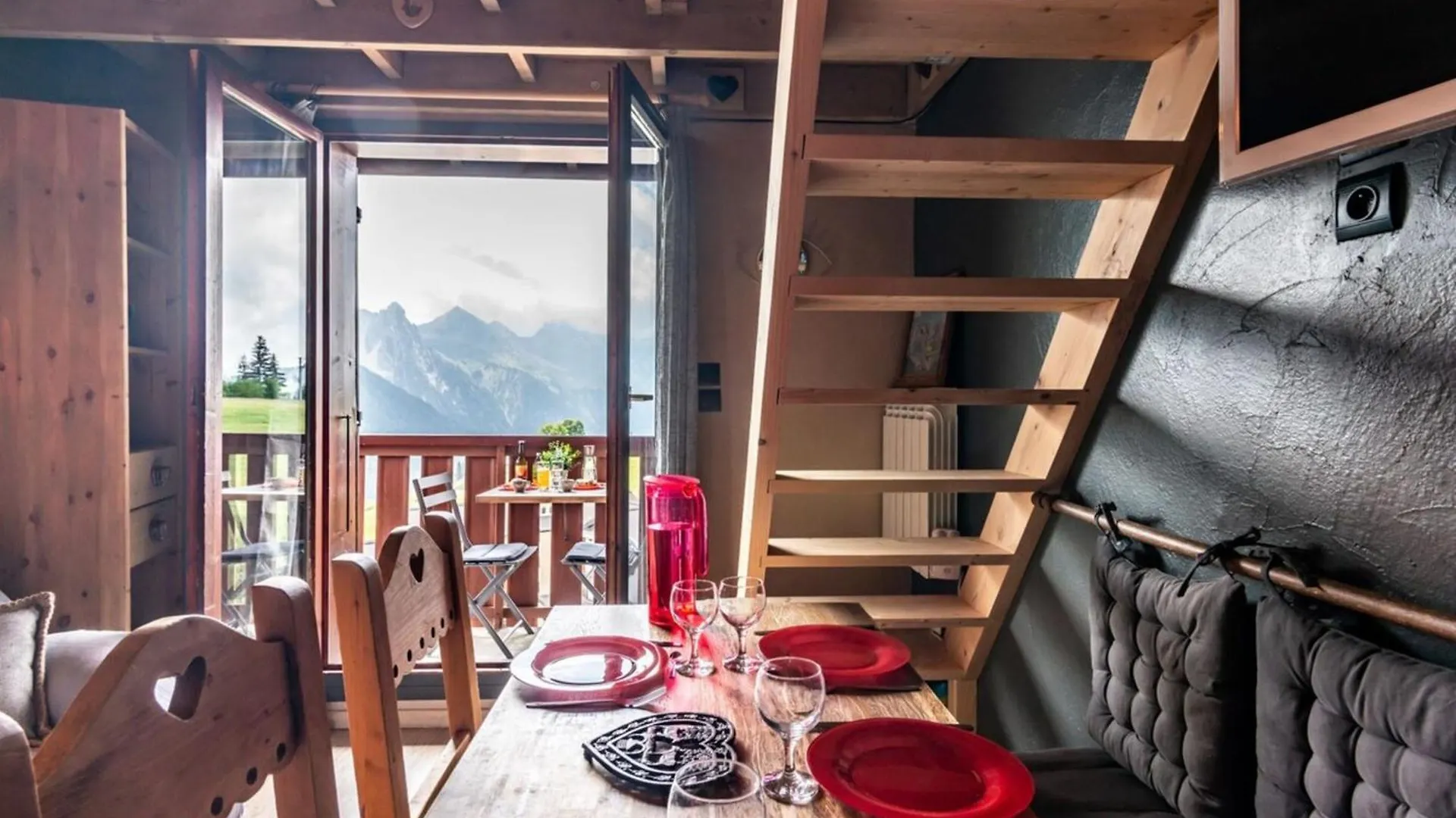 Slow Chalet Mtblanc Soleil Ski-Inout Nice View Balcony Elevator Parking Manigod